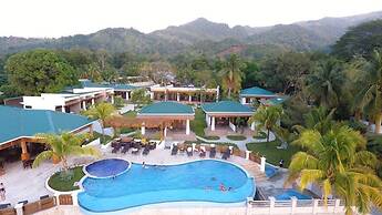 Paraiso Rainforest and Beach Hotel