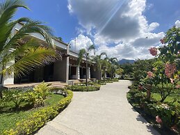 Paraiso Rainforest and Beach Hotel