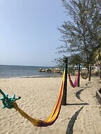 Paraiso Rainforest and Beach Hotel