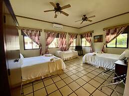 Paraiso Rainforest and Beach Hotel