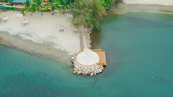 Paraiso Rainforest and Beach Hotel