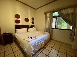 Paraiso Rainforest and Beach Hotel