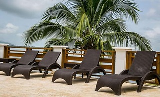 Paraiso Rainforest and Beach Hotel