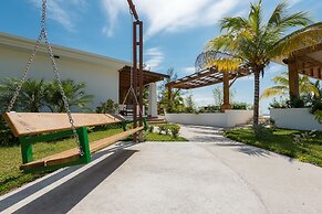 Paraiso Rainforest and Beach Hotel