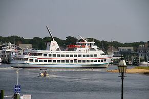 Ocean Street Inn on Hyannis Harbor