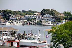 Ocean Street Inn on Hyannis Harbor