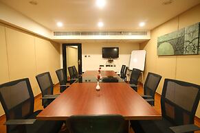 Quality Inn Bez Krishnaa