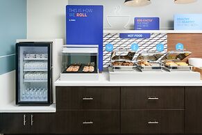 Holiday Inn Express Hotel & Suites Tullahoma by IHG