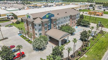 Holiday Inn Express & Suites Gonzales by IHG