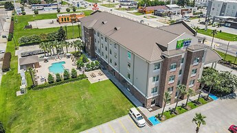 Holiday Inn Express & Suites Gonzales by IHG