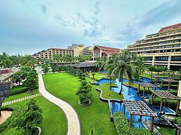 Crowne Plaza Danang by IHG