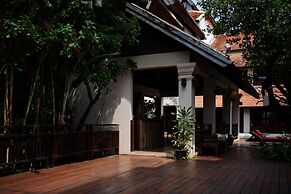 The Rim Resort