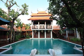 The Rim Resort