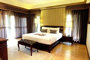 The Rim Resort