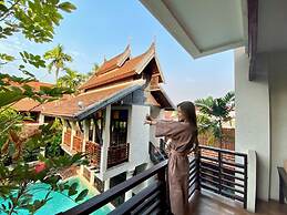 The Rim Resort