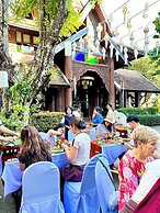 The Rim Resort