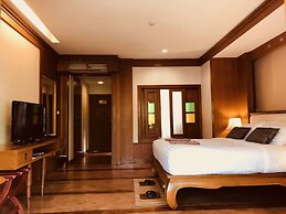 The Rim Resort