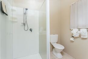 Moana Sands Beachfront Hotel