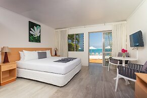 Moana Sands Beachfront Hotel