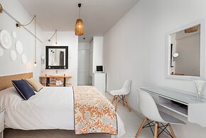 Mrs Chryssana Beach Hotel