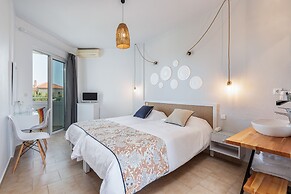 Mrs Chryssana Beach Hotel