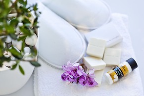 Mrs Chryssana Beach Hotel