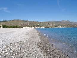 Mrs Chryssana Beach Hotel