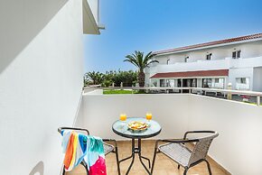 Mrs Chryssana Beach Hotel