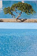 Mrs Chryssana Beach Hotel