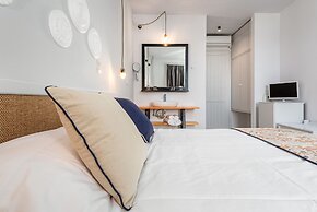 Mrs Chryssana Beach Hotel