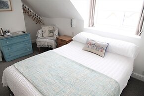 Summer Breeze Guest House