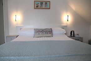 Summer Breeze Guest House