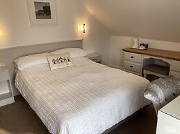 Summer Breeze Guest House