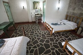 Eco Hotel Uxlabil Atitlan