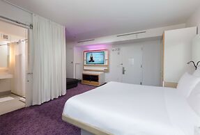 YOTEL New York Times Square