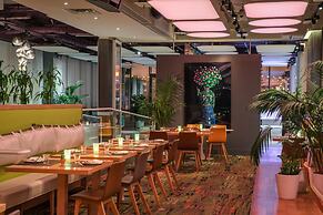 YOTEL New York Times Square