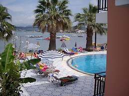 Maria' s Beach Apartments