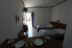 Maria' s Beach Apartments