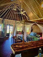 Linareva Moorea Beach Resort