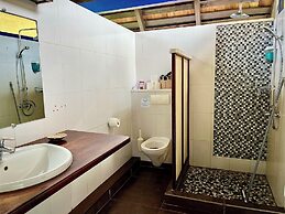 Linareva Moorea Beach Resort