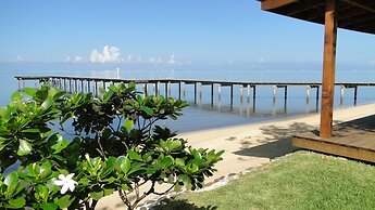 Linareva Moorea Beach Resort