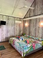 Linareva Moorea Beach Resort