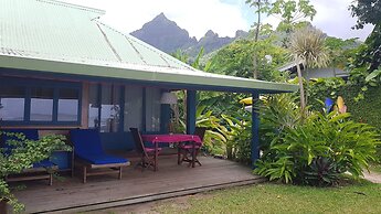 Linareva Moorea Beach Resort