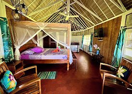 Linareva Moorea Beach Resort