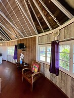 Linareva Moorea Beach Resort