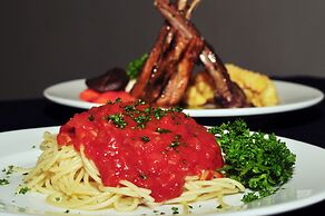 Courtyard Hotel @ 1Borneo