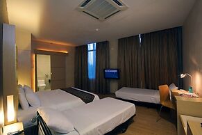 Courtyard Hotel @ 1Borneo