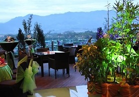 Courtyard Hotel @ 1Borneo