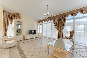 Flamingo Suites Boutique Hotel