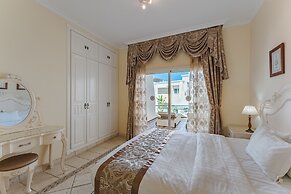 Flamingo Suites Boutique Hotel